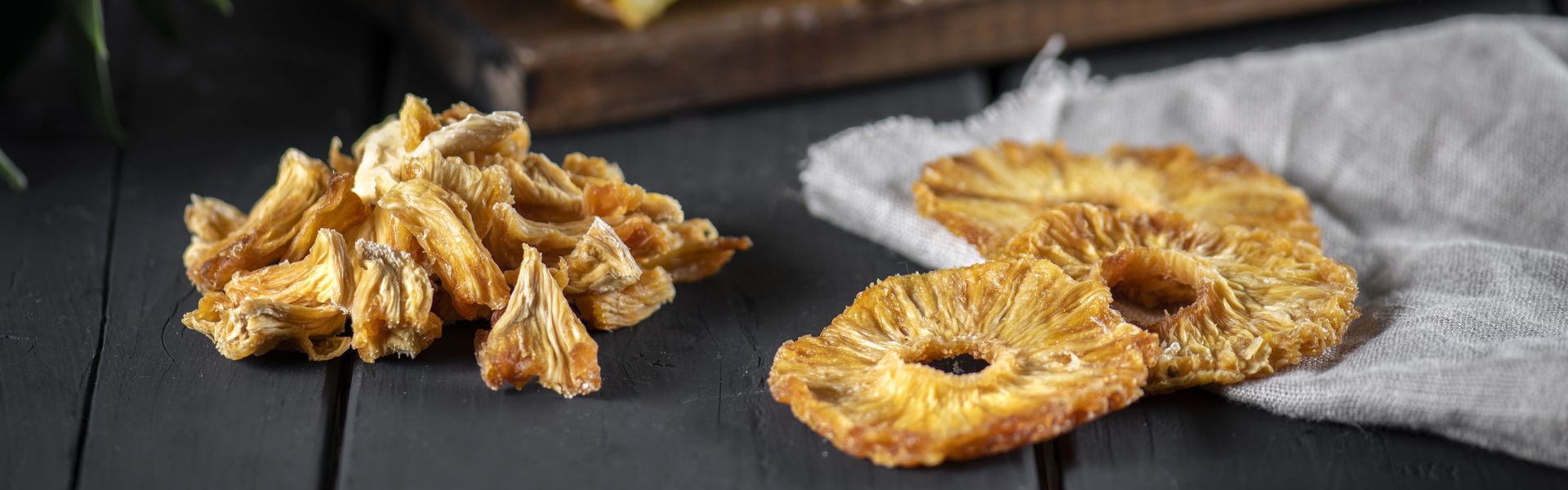 Dried pineapple in different cuts