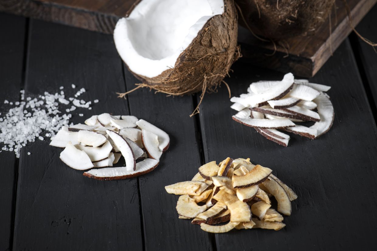 Kokosnuss Chips Snack in unterschiedlichen Geschmacksrichtungen